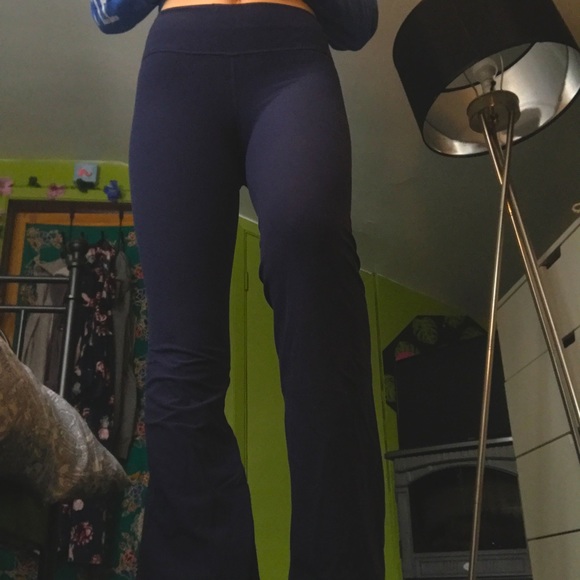 Lululemon yoga pants - Picture 2 of 9